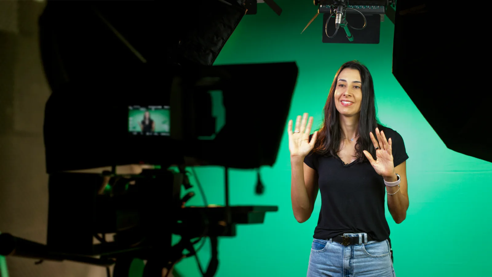 Gravação em chroma key no estúdio da Linha & Pedra